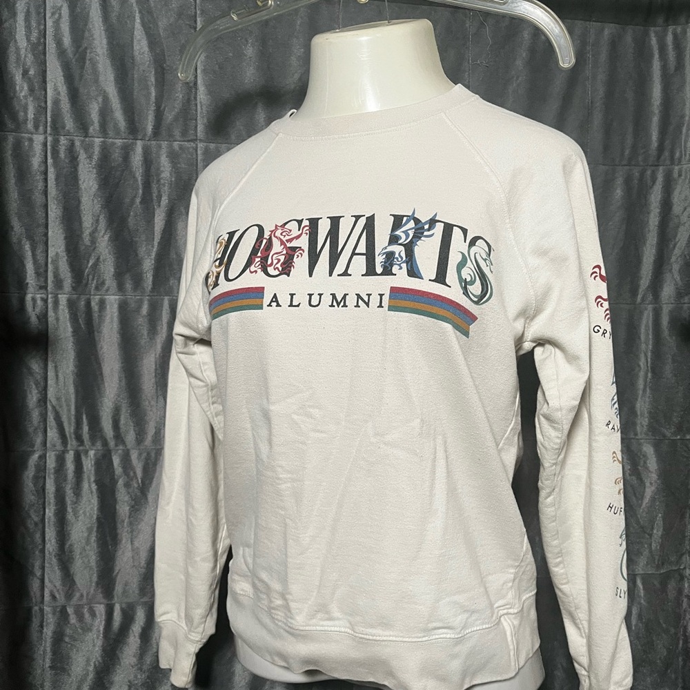 Hogwarts Alumni Cream Sweater